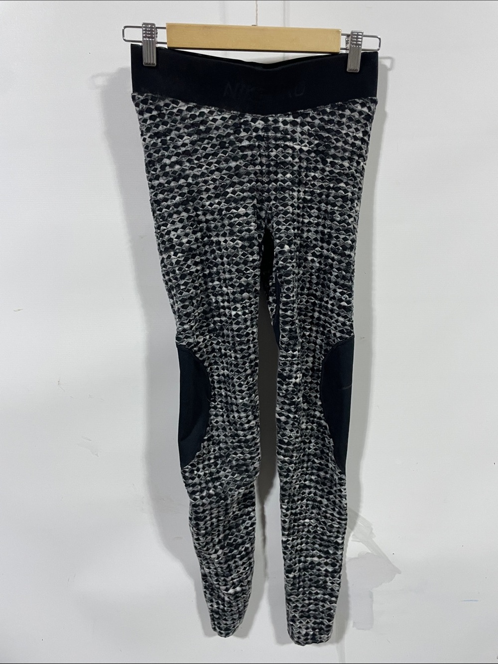 Nike pro hyper warm Black & White Patterned Leggings